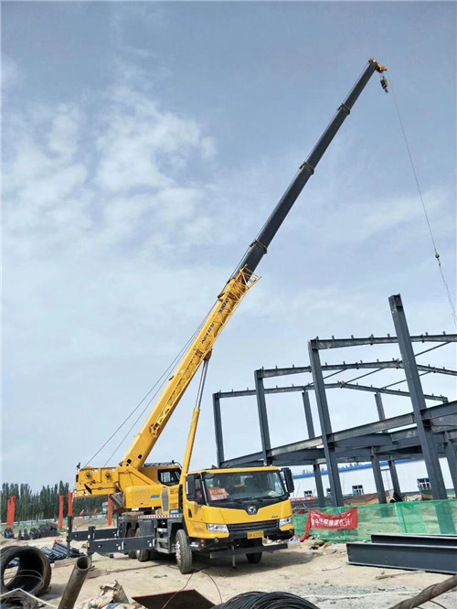 未央区超高层建筑钢结构吊装案例